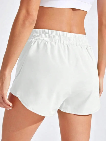 BreatheFit Shorts – respiráveis e leves para performance.