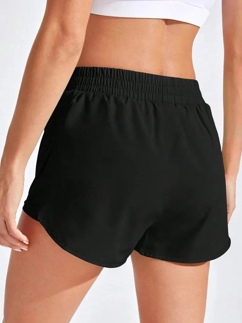 BreatheFit Shorts – respiráveis e leves para performance.